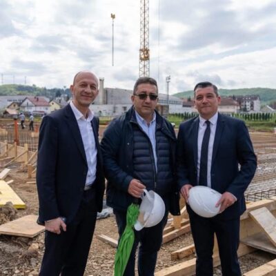 Otočac dobiva novi vrtić za 256 djece: Položen kamen temeljac za projekt vrijedan 8 milijuna eura