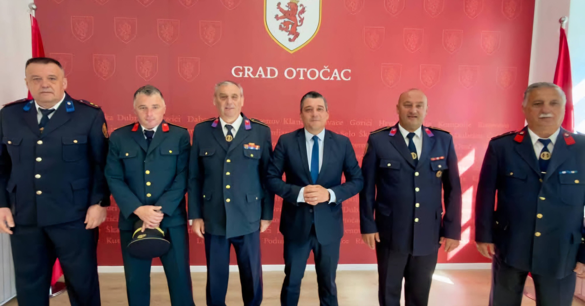 U Otočcu obilježen blagdan svetog Florijana: Gradonačelnik Goran Bukovac primio vatrogasce