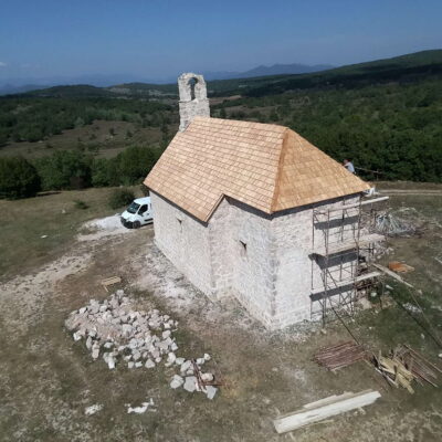 Crkva  Presvetog  Trojstva  u  Podovima kod  Perušića  čuvar  vjere  u  burnim vremenima