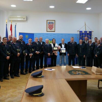 Župan Ernest Petry upriličio prijem za vatrogasce Ličko-senjske županije povodom blagdana sv. Florijana