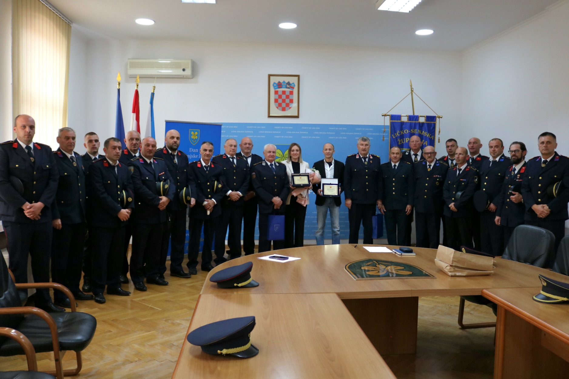 Župan Ernest Petry upriličio prijem za vatrogasce Ličko-senjske županije povodom blagdana sv. Florijana