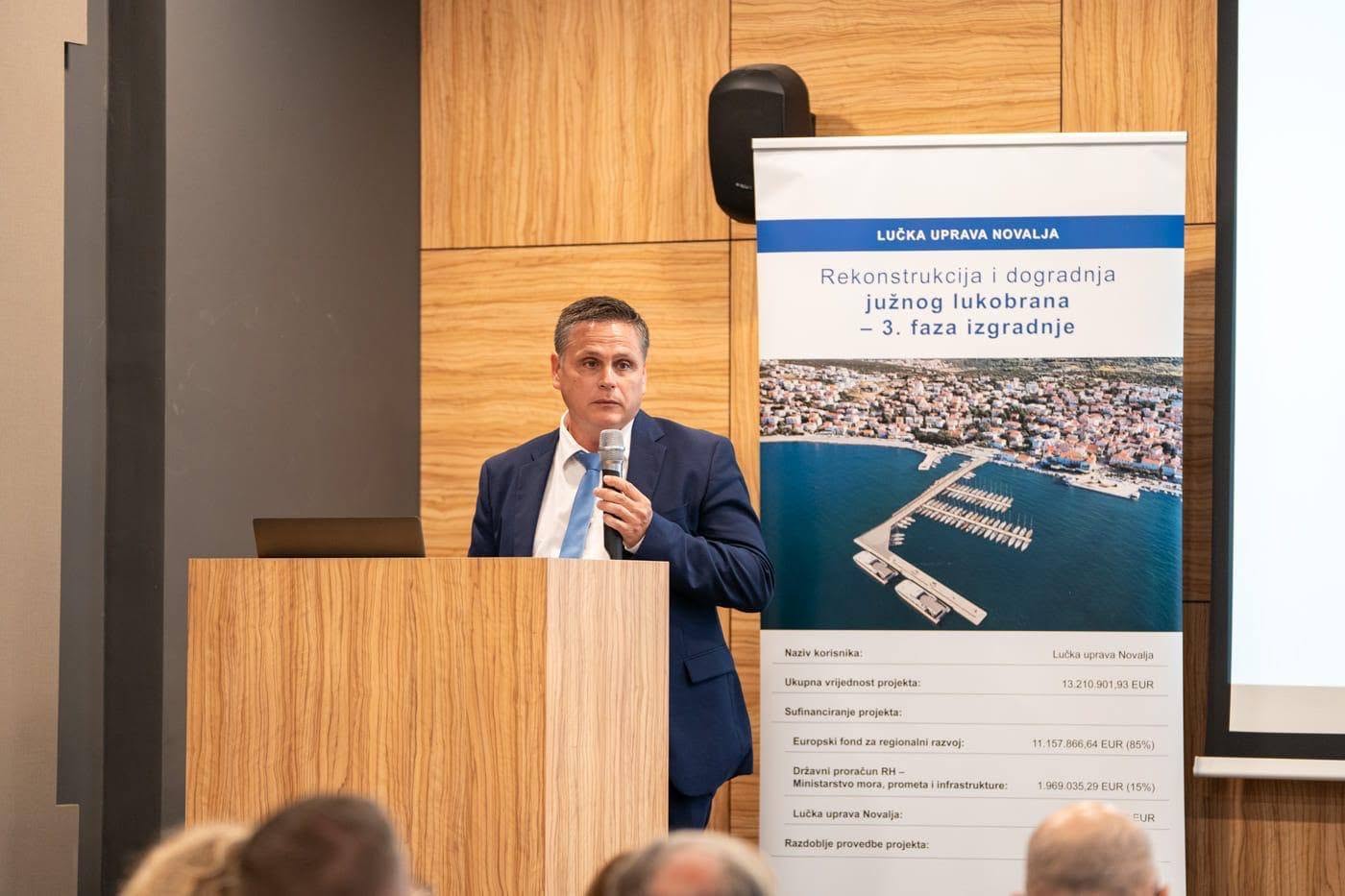 Počela treća faza izgradnje južnog lukobrana u Novalji: Investicija vrijedna 13,2 milijuna eura donosi 101 novi vez