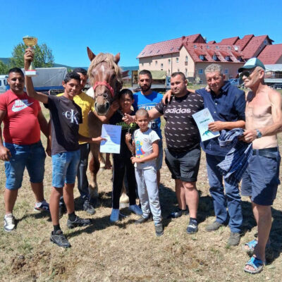 “Najlipša griva Gacke” okupila uzgajivače u Otočcu: Mlađo Šajnović i konj Cvetan osvojili prvo mjesto