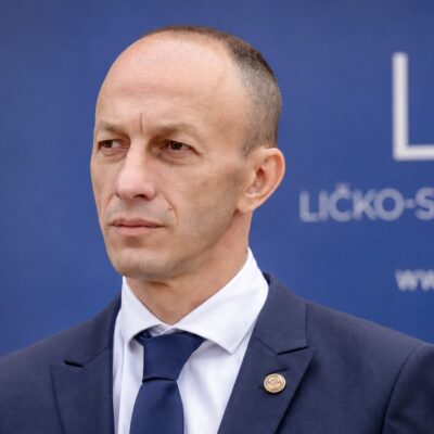 REAGIRANJE ERNESTA PETRYJA ŽUPANA LIČKO-SENJSKE ŽUPANIJE NA NEISTINITO IZNESENE TVRDNJE OD STRANE ZASTUPNIKA TROSKOTA